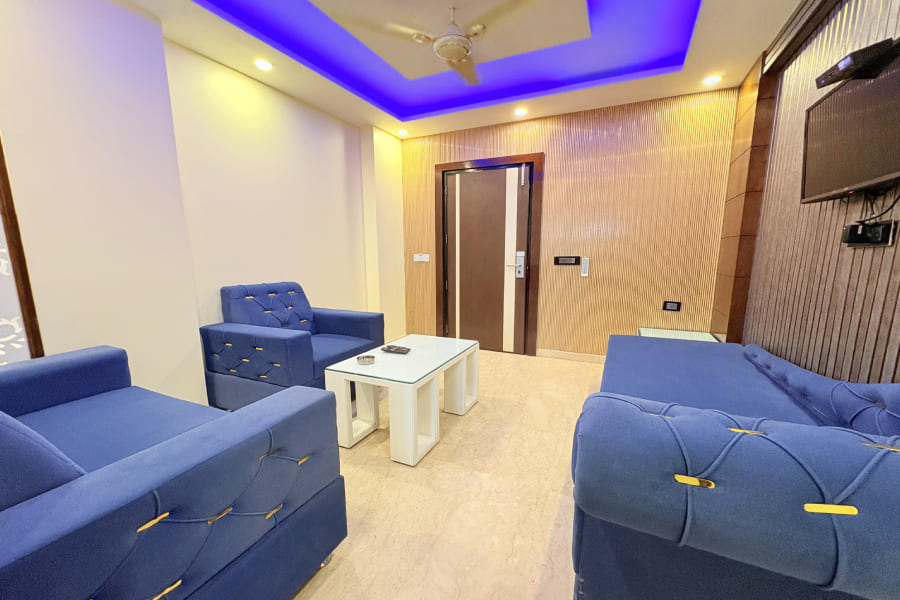 Well-furnished room at Hotel Crystal Ganga Heights, a hotel in Haridwar near bus stand, railway station & Jollygrant airport