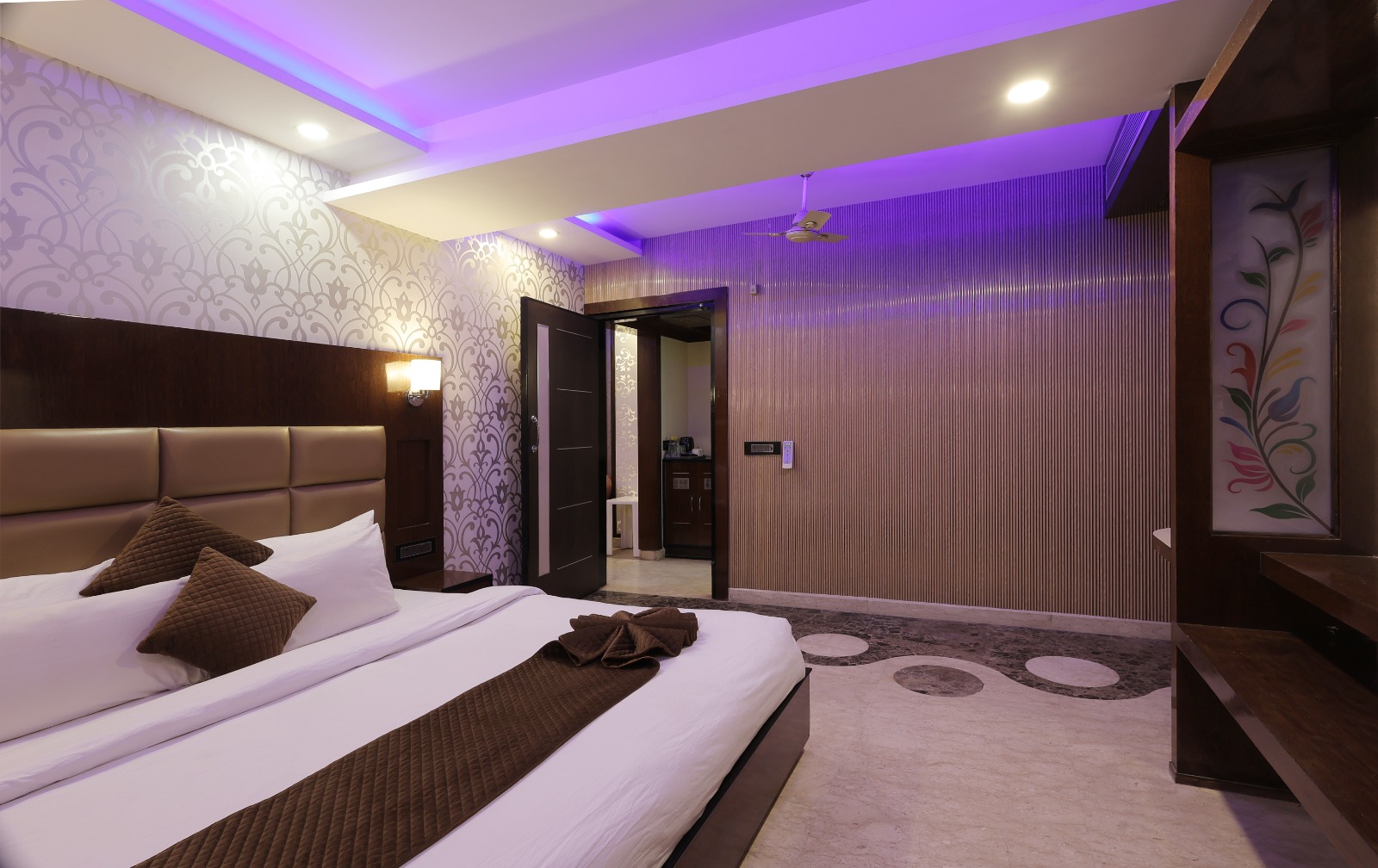 luxury suite rooms at hotel crystal ganga heights near har ki pauri amrapur ganga ghat in haridwar